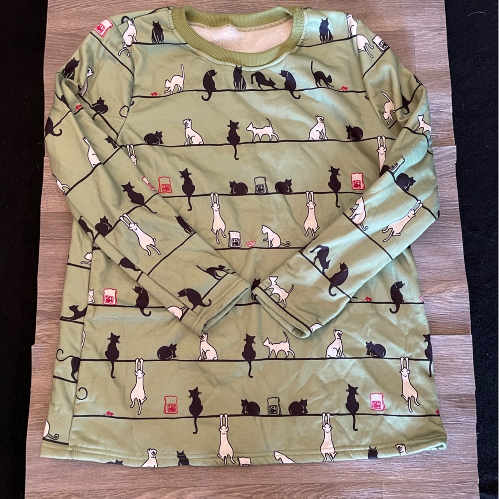 EUC cat fleece sweater